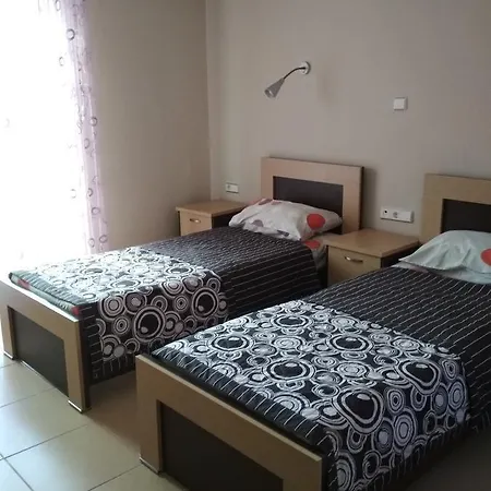 Maria's Daire Stavros (Thessaloniki)